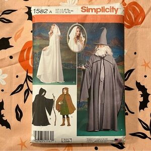 Simplicity 1582 Wizard and Cloak Costume Pattern